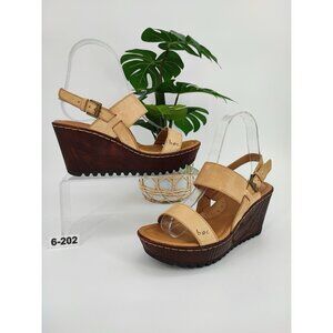 Boc Women's Born Concept Beige Leather Sandals Size 6M US